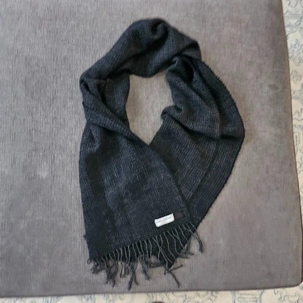 Dolce & Gabbana Women's Dark Gray Chunky Wool and Angora Knit Fringed Scarf - Picture 5 of 8